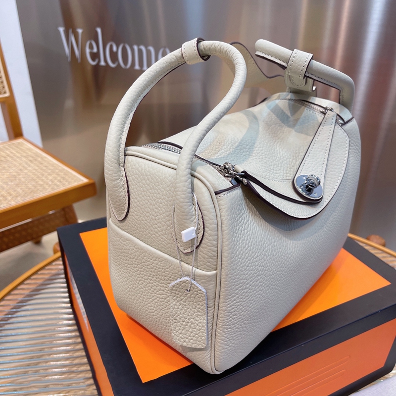 Hermes エルメス ☆ 2021年最新なクラシックな lindy ショルダーバッグ 手提げ袋 肩掛け