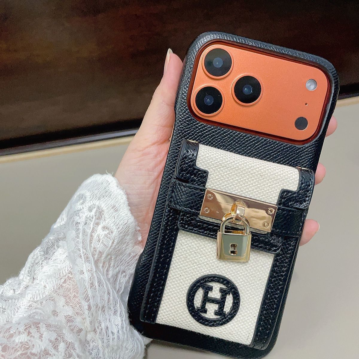 HERMES エルメス 携帯電話ケース 適用対象 apple iPhone