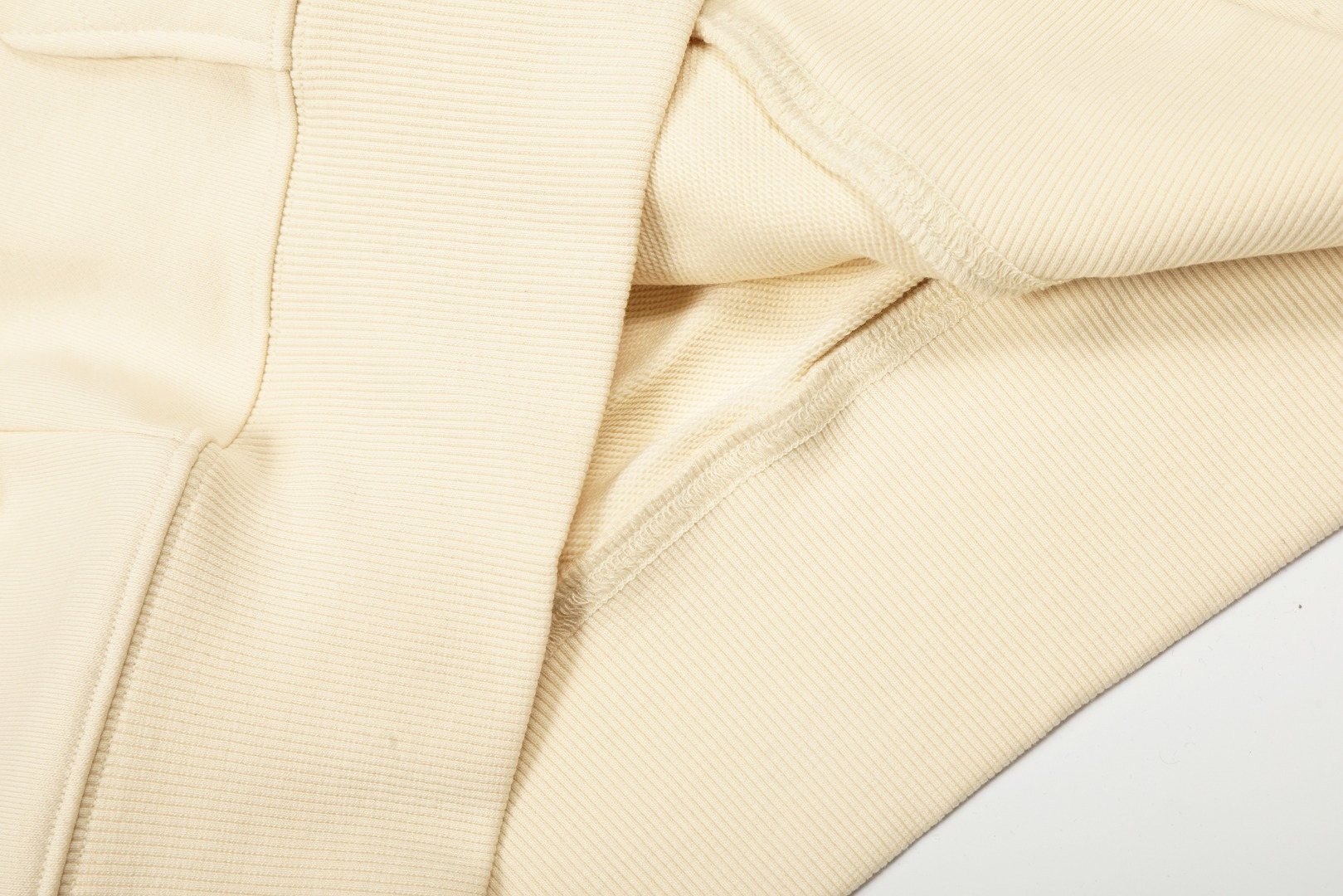 【AMI】刺繍パーカー