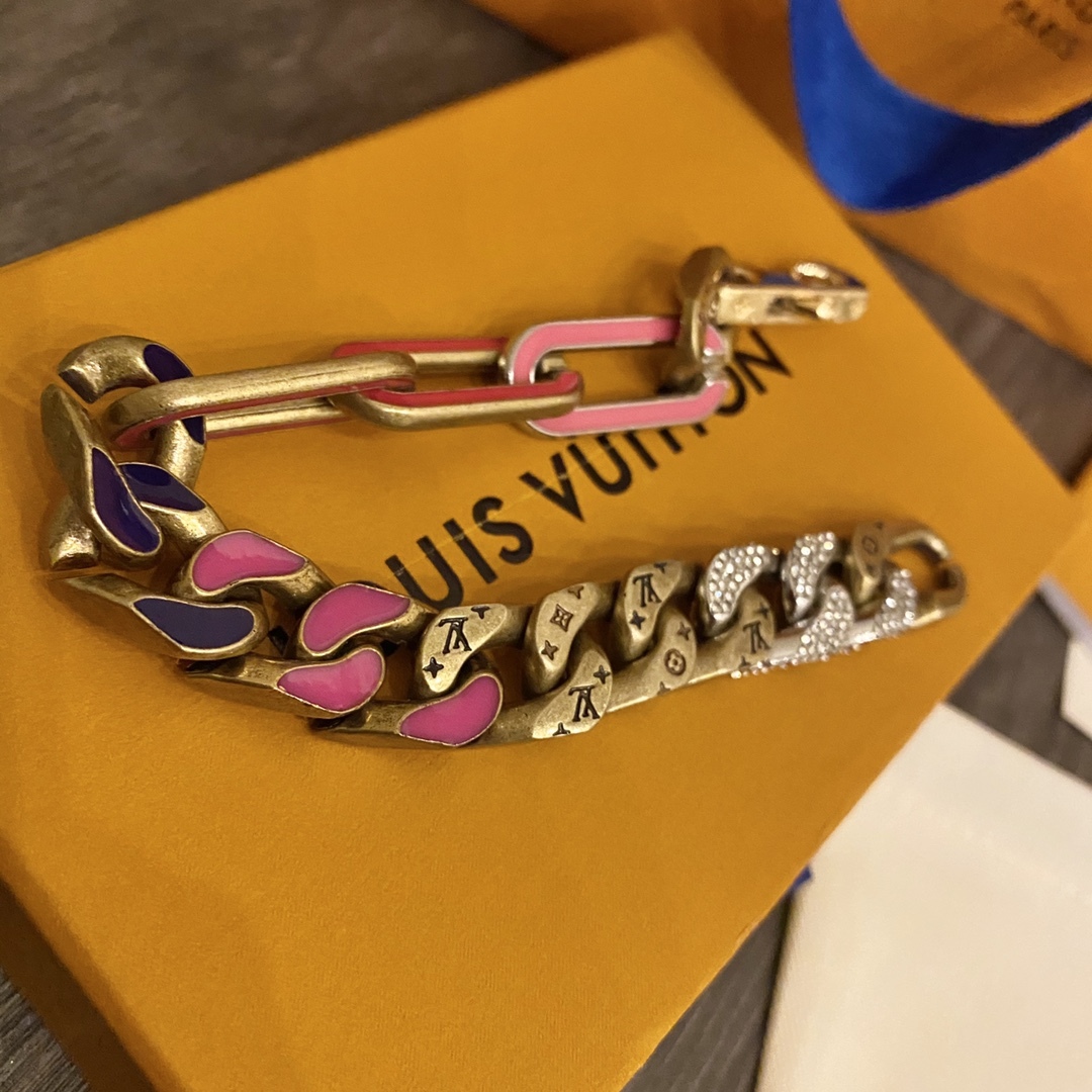 LOUIS VUITTON（ルイヴィトン）チェーンブレスレット