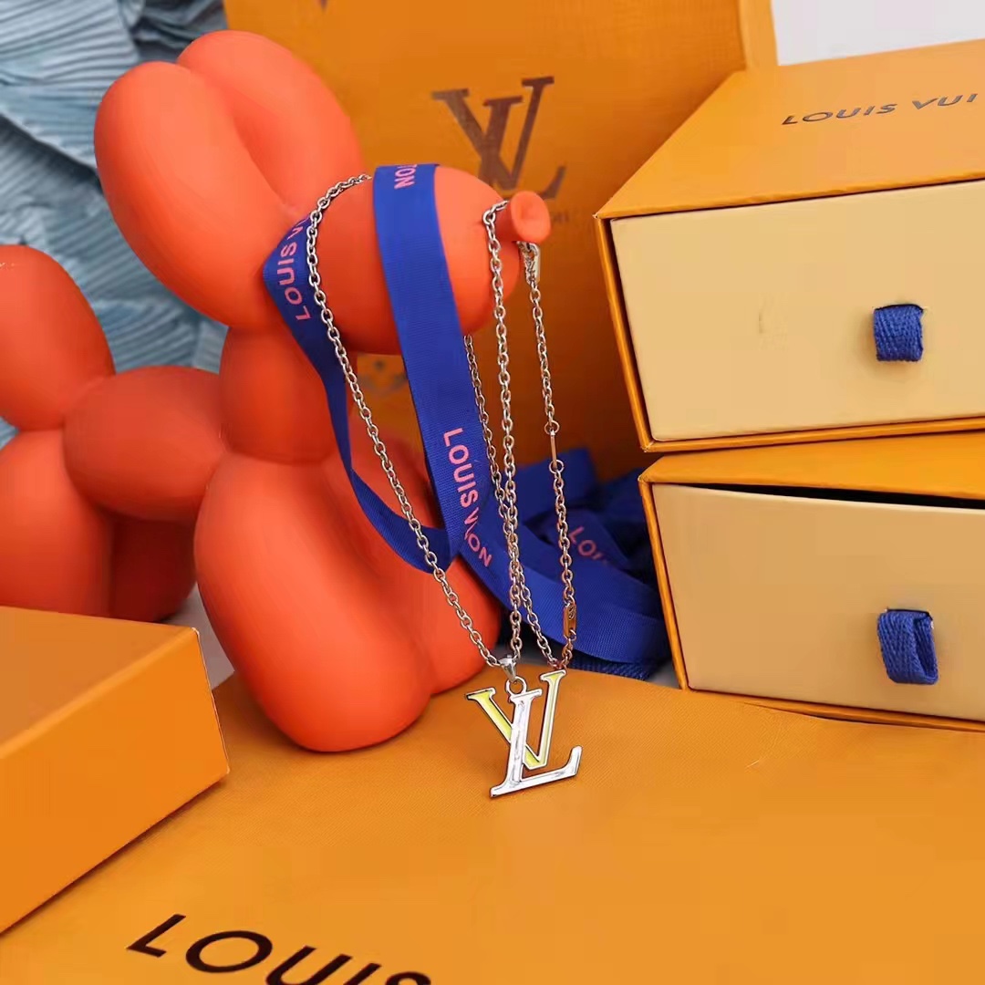 Louis Vuitton（ルイヴィトン）M00526 ペンダント