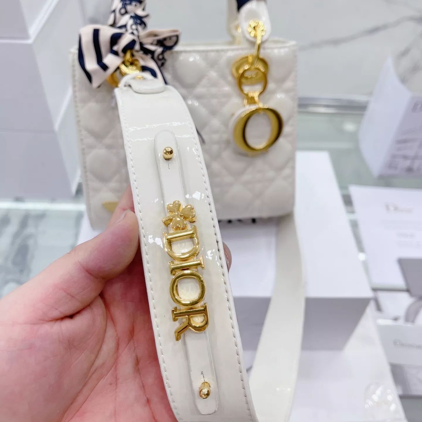 【最新作】Dior戴妃エナメルモデル