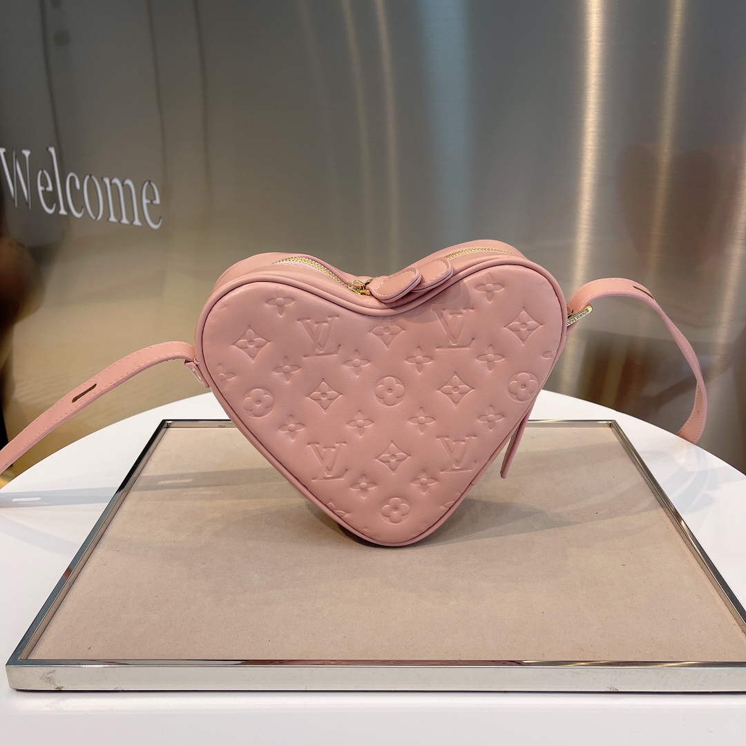 Louis Vuitton （ルイヴィトン） ショルダーバッグ M58738