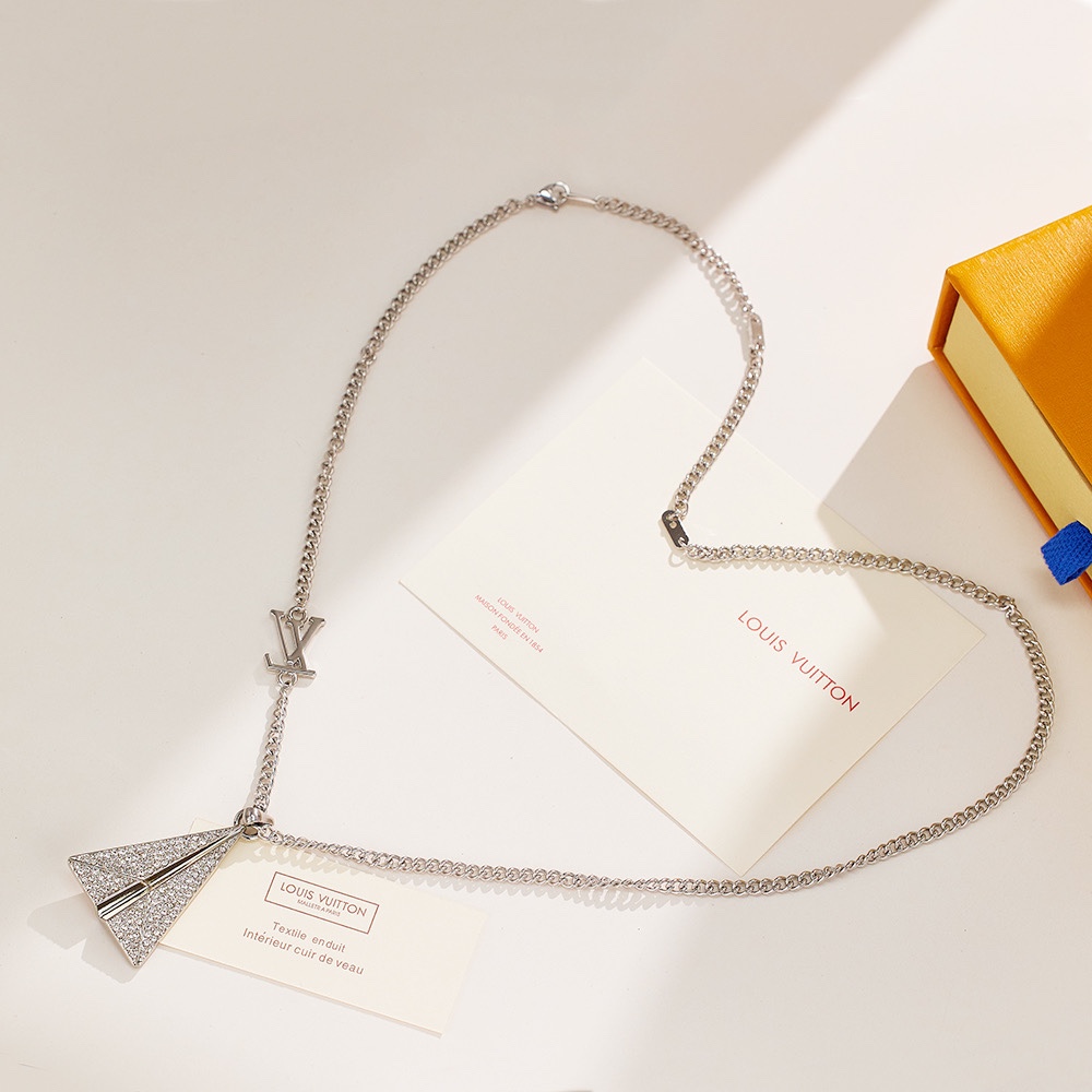 LOUIS VUITTON（ルイヴィトン）PAPERPLANE ネックレス
