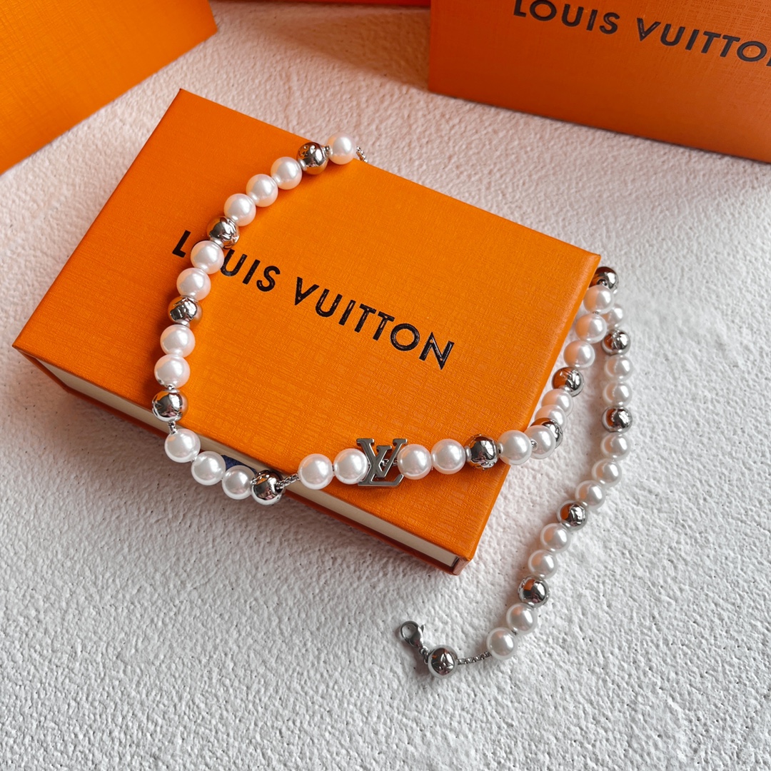 Louis Vuitton（ルイヴィトン）MONOGRAM PEARLS ネックレス M01157