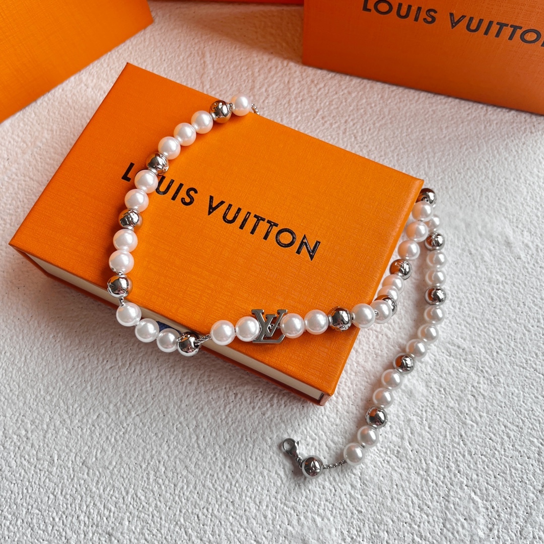 Louis Vuitton（ルイヴィトン）MONOGRAM PEARLS ネックレス M01157