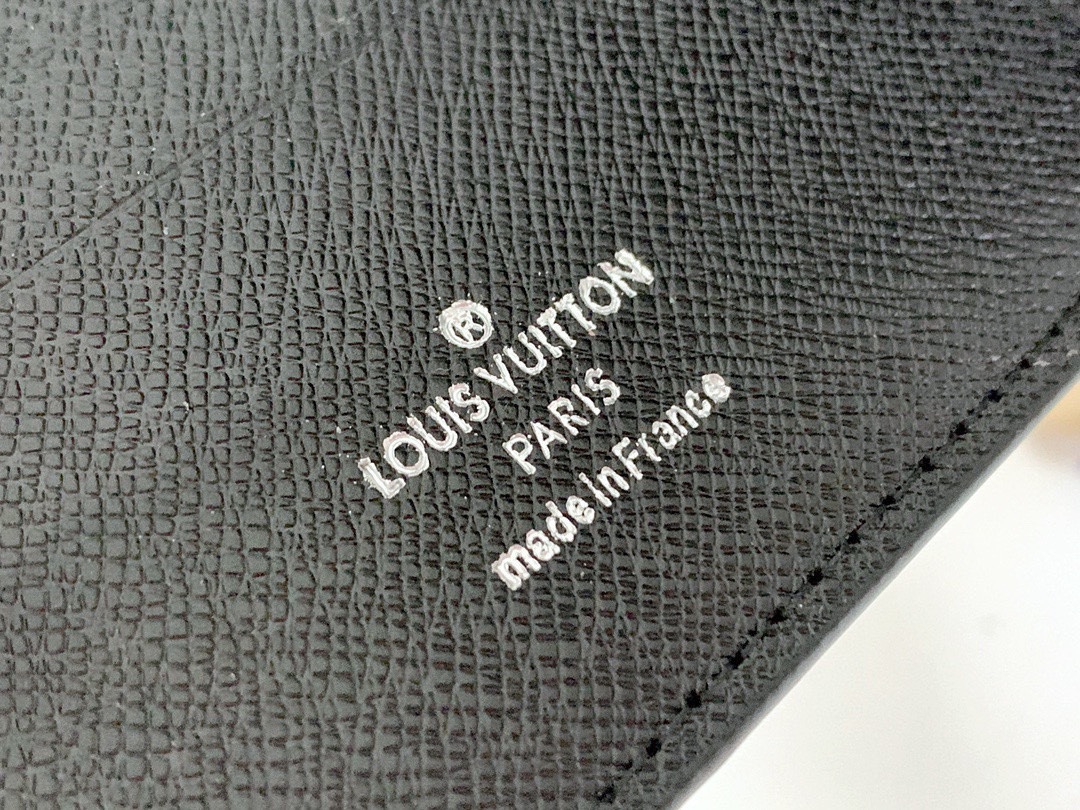 Louis Vuitton（ルイヴィトン） 財布 11x9x1.5cm