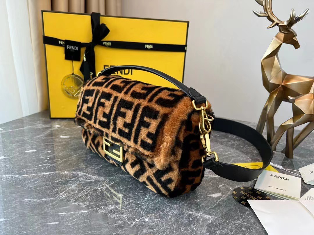 フェンディ ウール バゲット バッグ