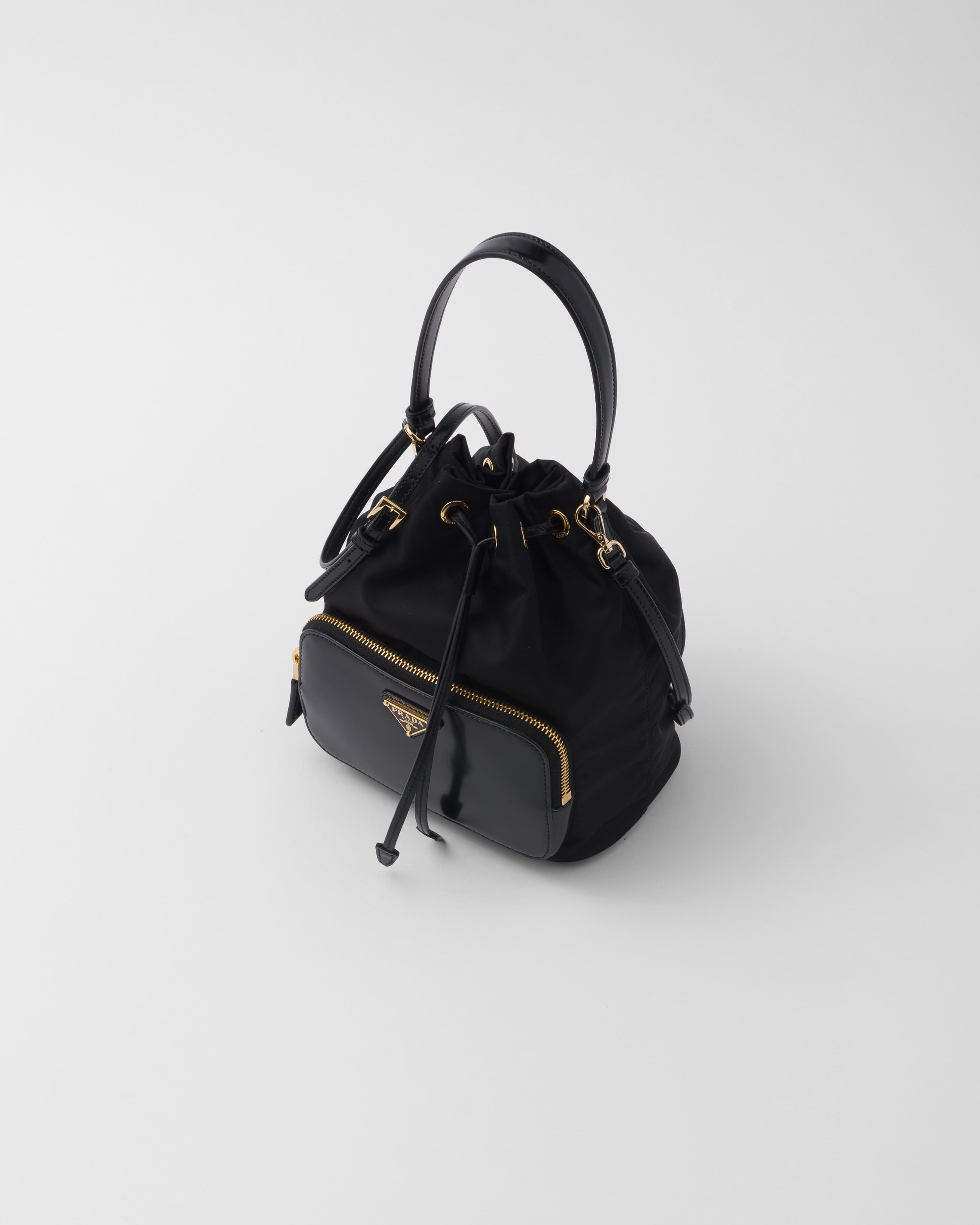 Re-Nylon xブラッシュドレザー バッグ