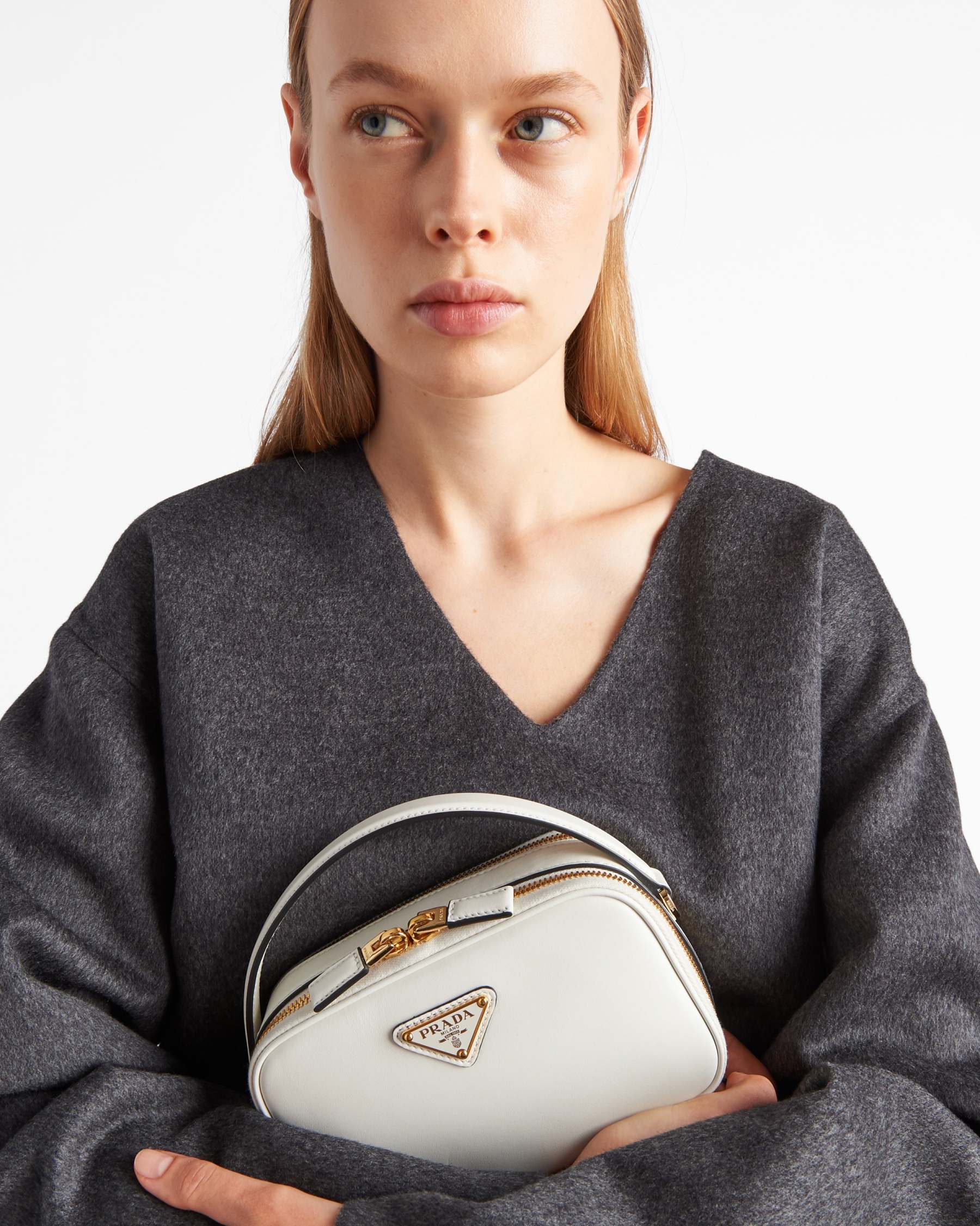 プラダ オデット レザー ミニバッグ