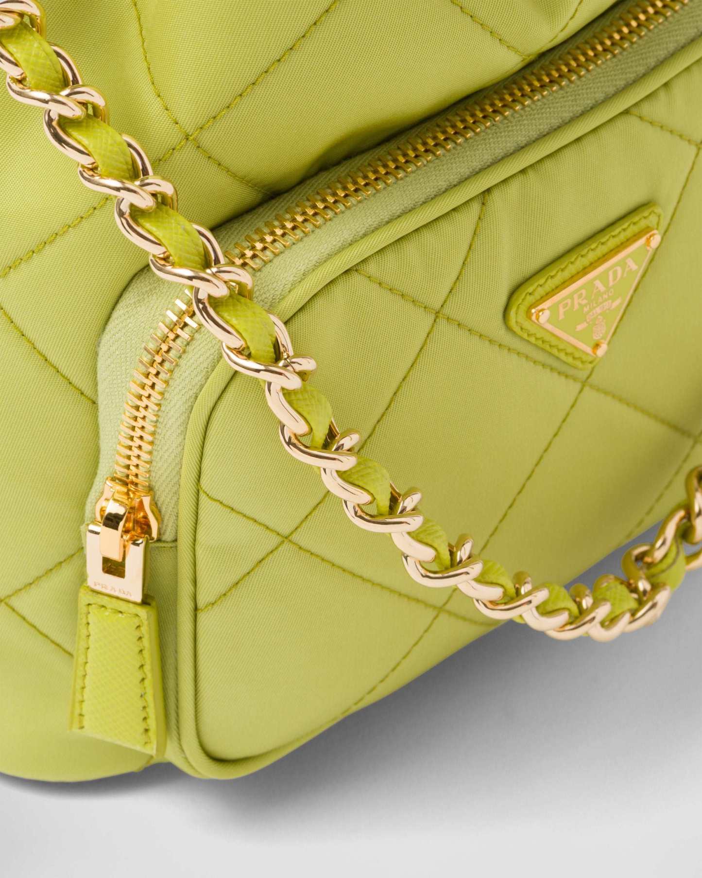 Re-Nylon ショルダーバッグ