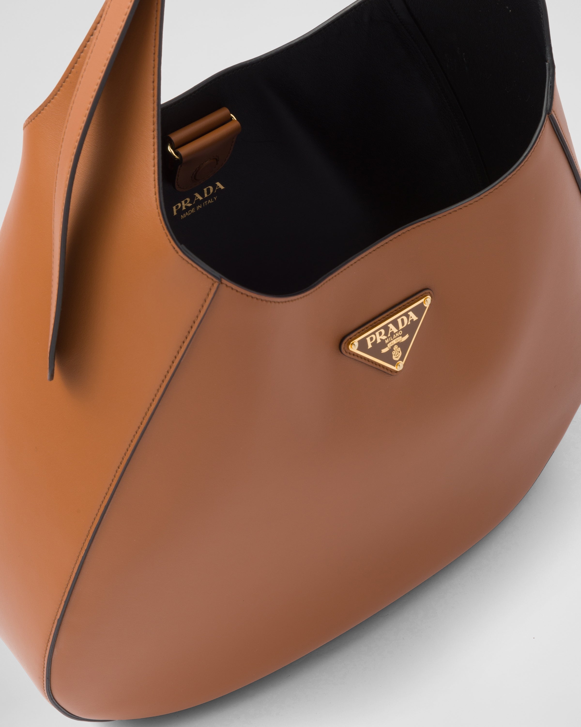 レザー ショルダーバッグ