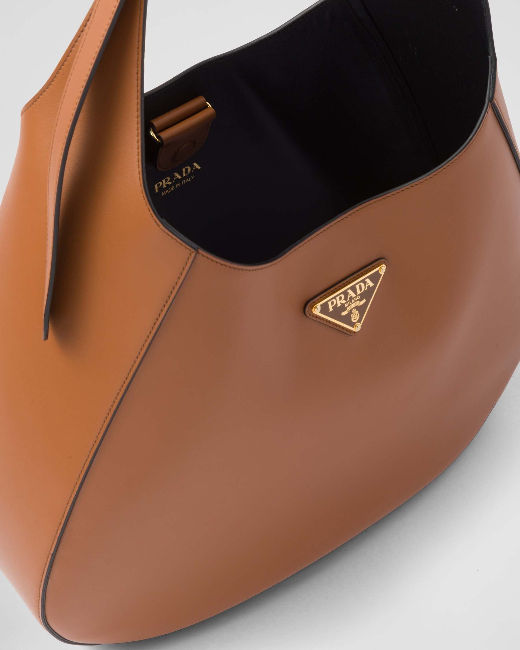 レザー ショルダーバッグ