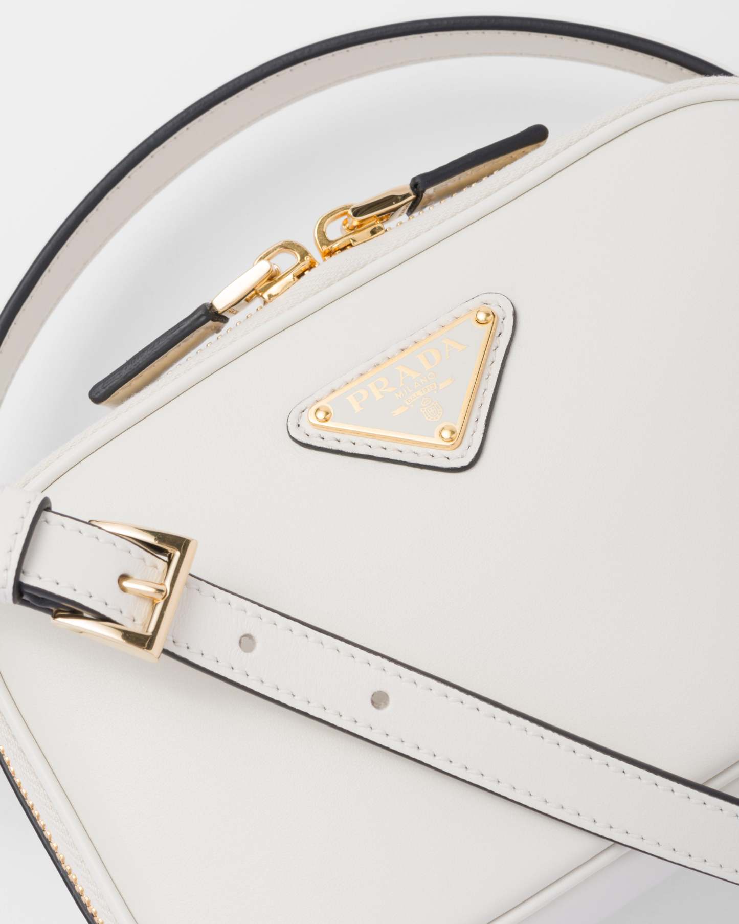 プラダ オデット レザー ミニバッグ