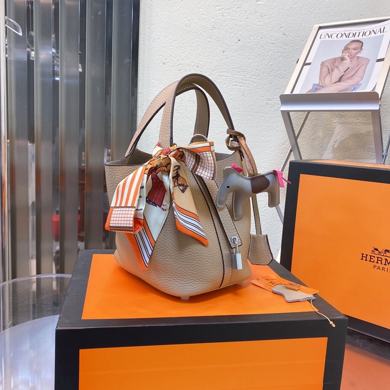 Hermes エルメス ☆ 2021年最新なクラシックな Picotin 20 手提げ袋