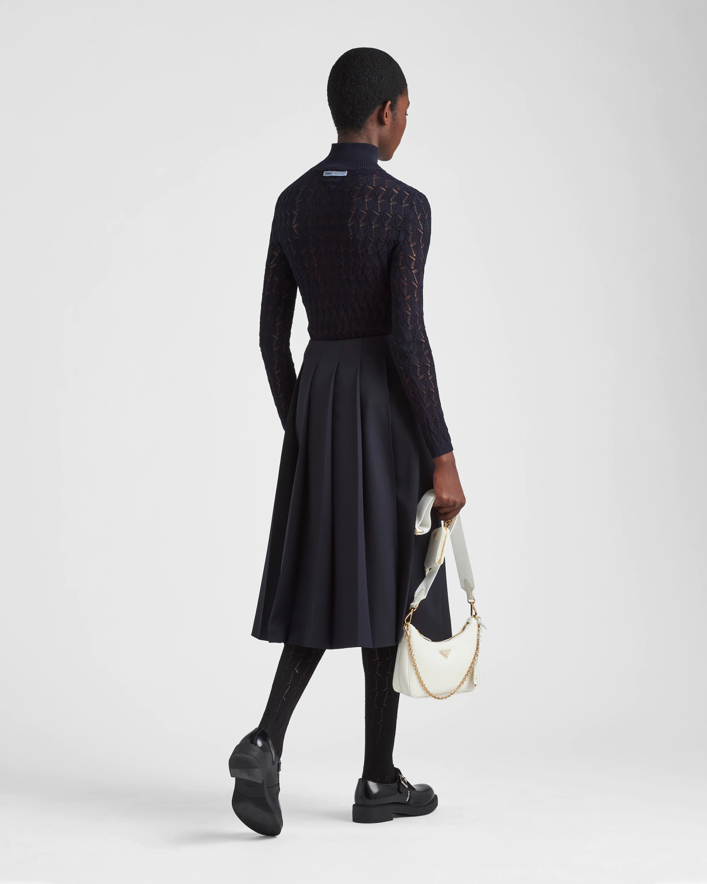 プラダ Re-Edition 2005 サフィアーノレザー バッグ