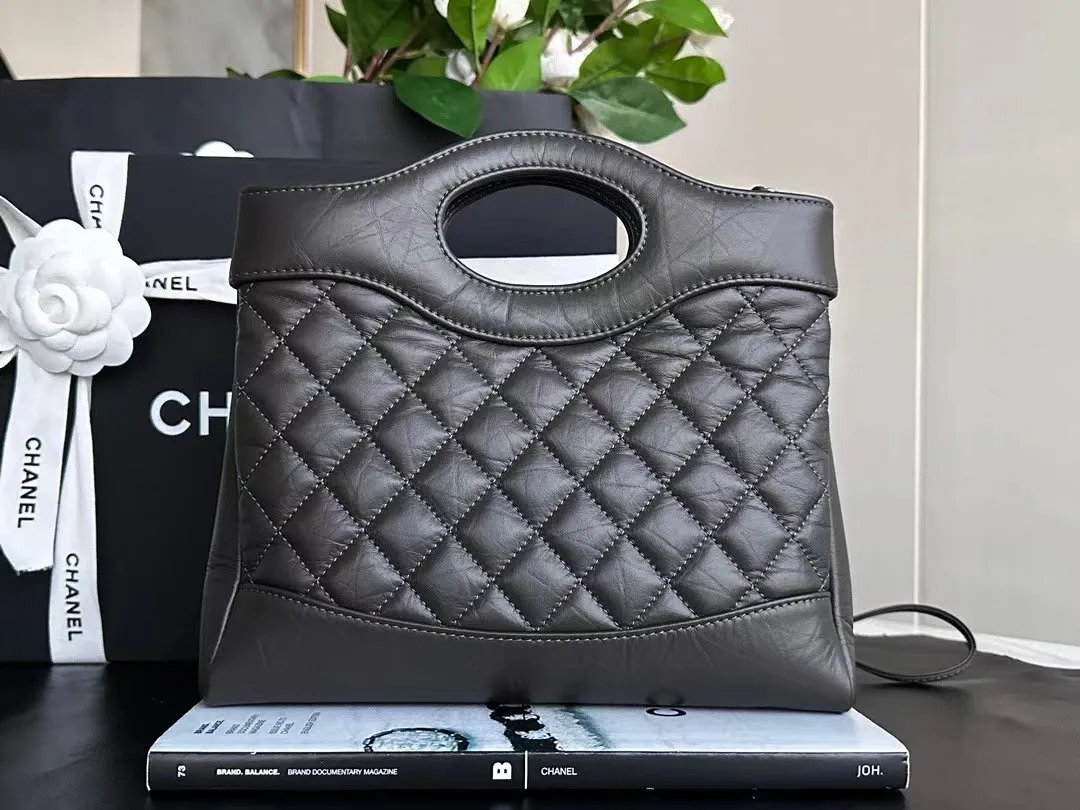 ★人気沸騰【 CHANEL 】CHANEL 31 ミニ ショッピング バッグ