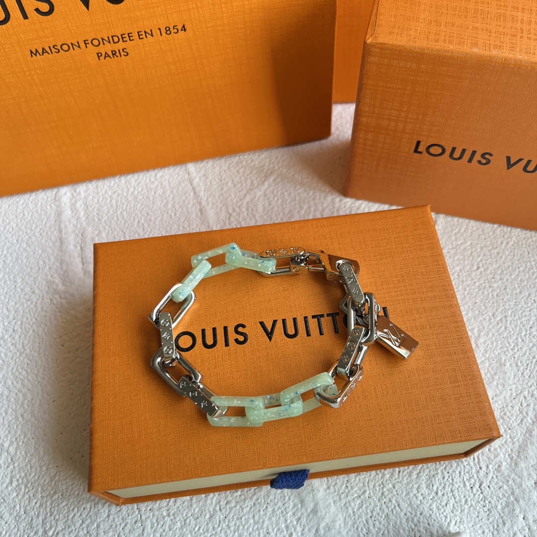 LOUIS VUITTON（ルイヴィトン）LV ブレスレット