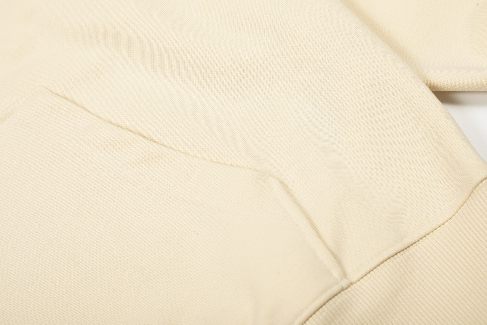 【AMI】刺繍パーカー