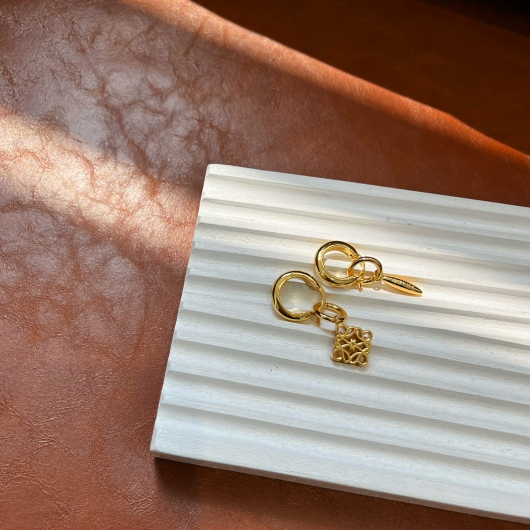 LOEWE (ロエベ) イヤリング