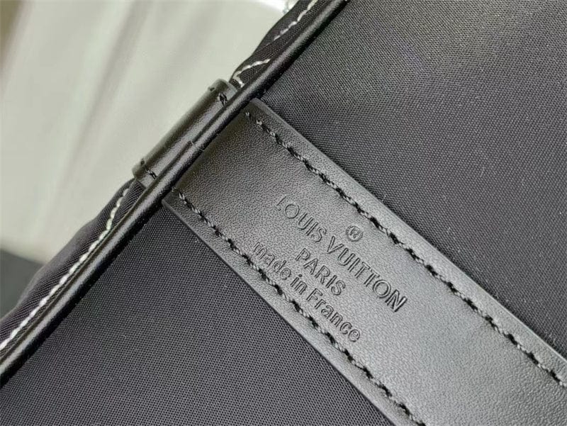 Louis Vuitton キーポル・バンドリエール 50 ブラック M21428