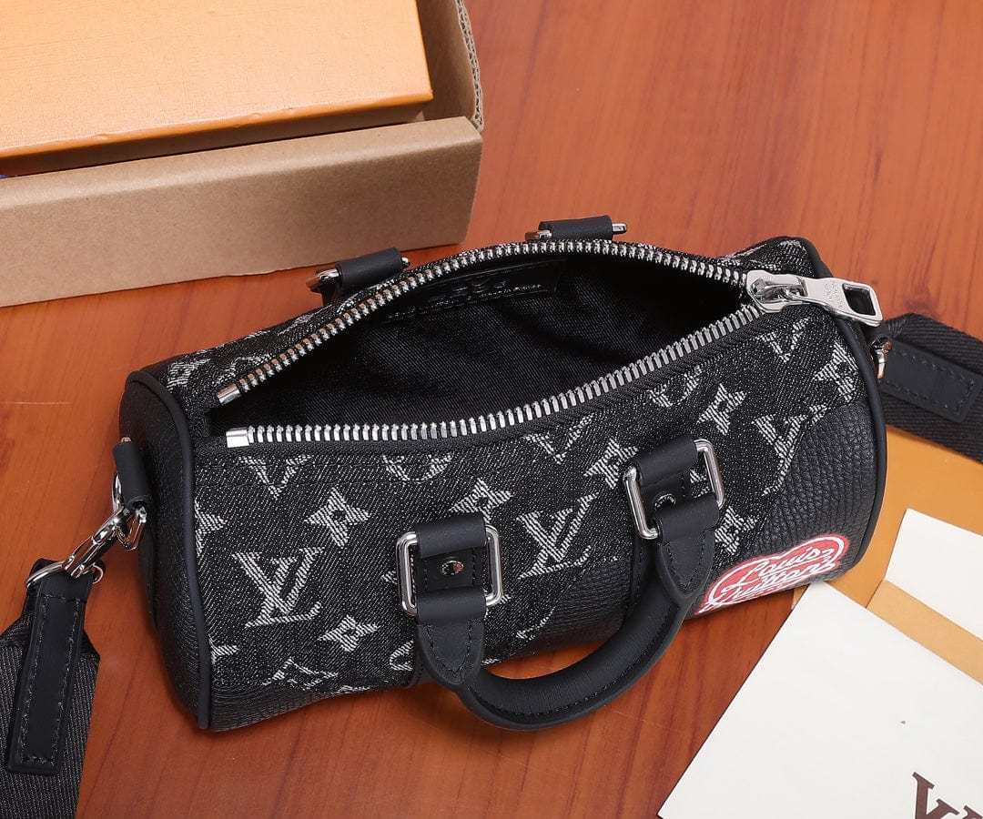 ルイヴィトン Louis Vuitton バッグ キーポル XS M81010