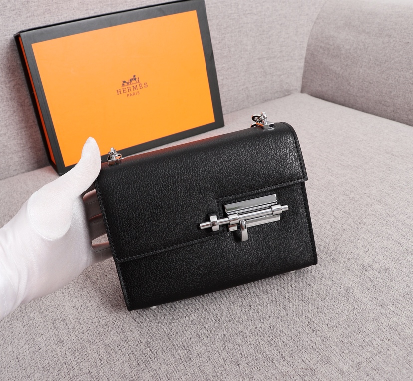 HERMES☆バッグ《ヴェルー》チェーン ミニ ポシェット カーフ 黒