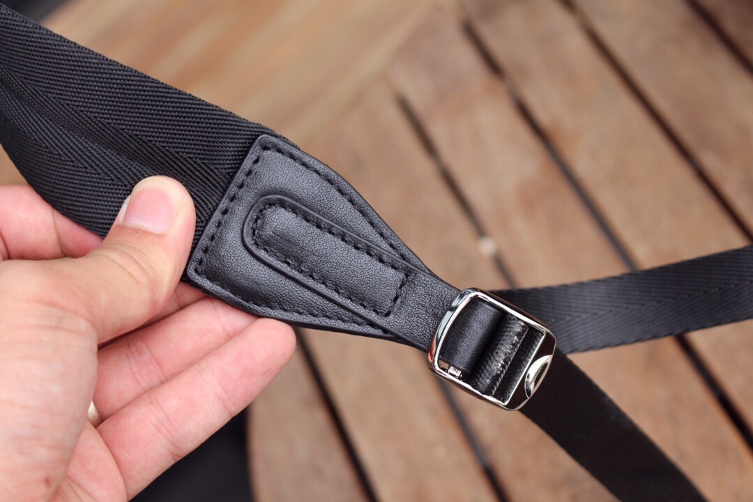 【FENDI 公式 旗艦店】フェンディ リュックサック 当日出荷 好評に付き再入荷！31X38X17CM