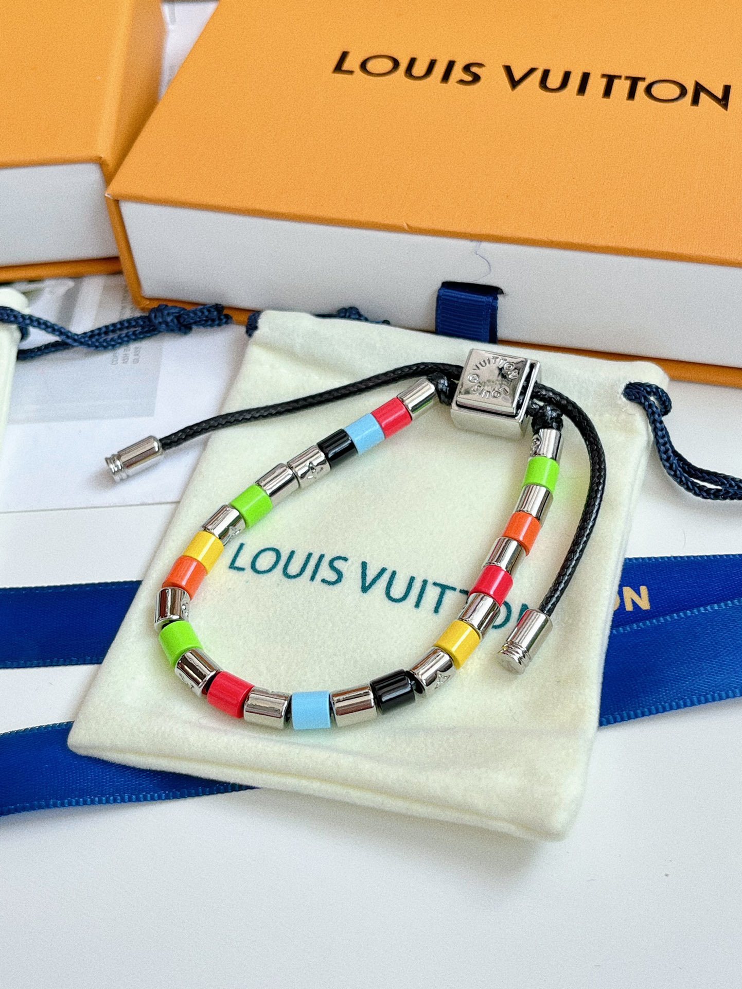 LOUIS VUITTON（ルイヴィトン）LV PARADISE ブレスレット MP3331