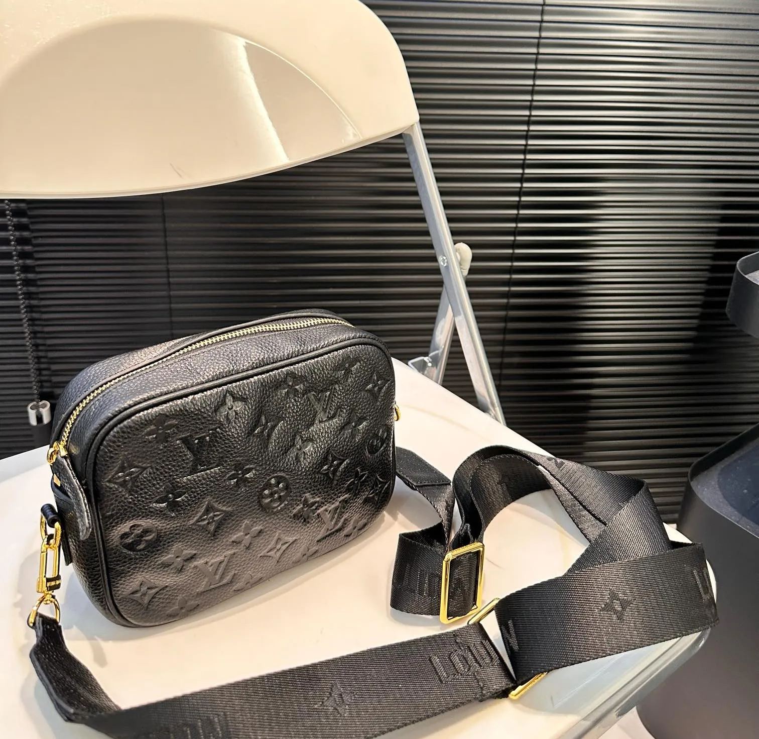 ◇Louis Vuitton◇ 新作カメラバッグは容量もサイズも大好評