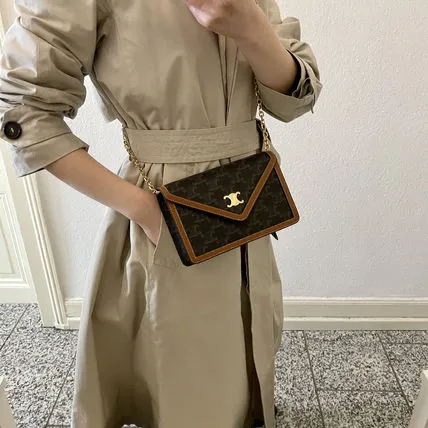 【CELINE】 TRIOMPHE CANVAS WALLET チェーンウォレット