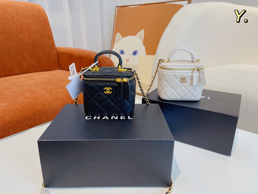 【Chanel 】【シャネル】ショルダーバッグ & クロスボディバッグ 10x7x9 cm