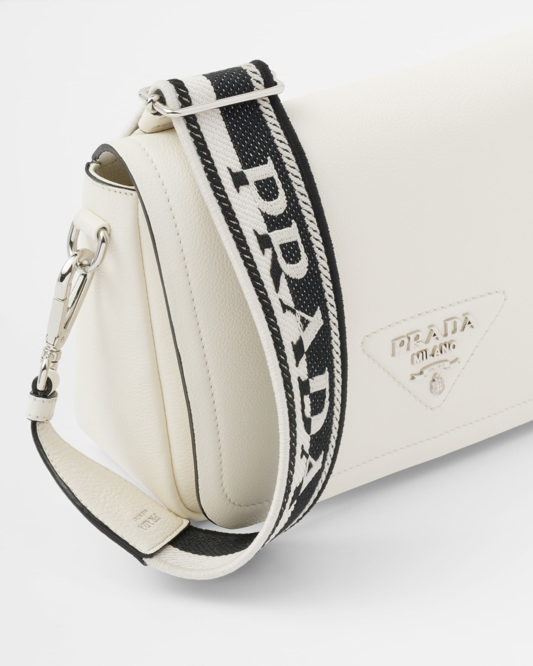 レザーショルダーバッグ