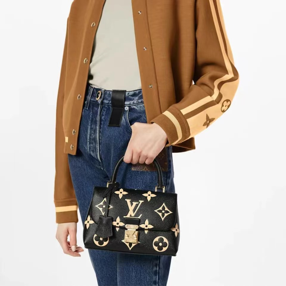 LOUIS VUITTON（ルイヴィトン）MADELEINE BB メッセンジャーバッグ