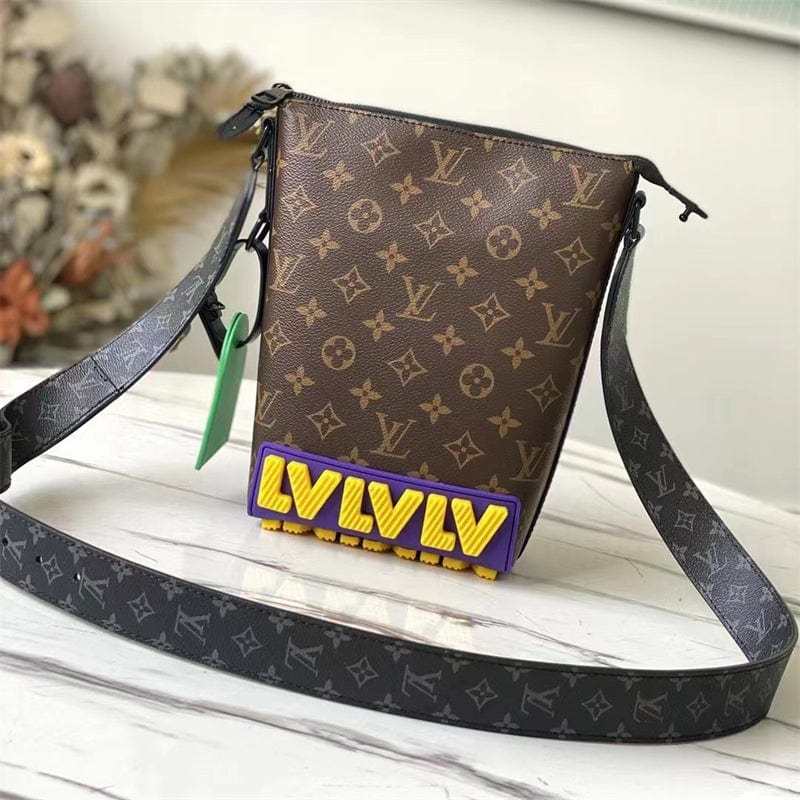 Louis Vuittonクルーザーメッセンジャーバッグ M57966