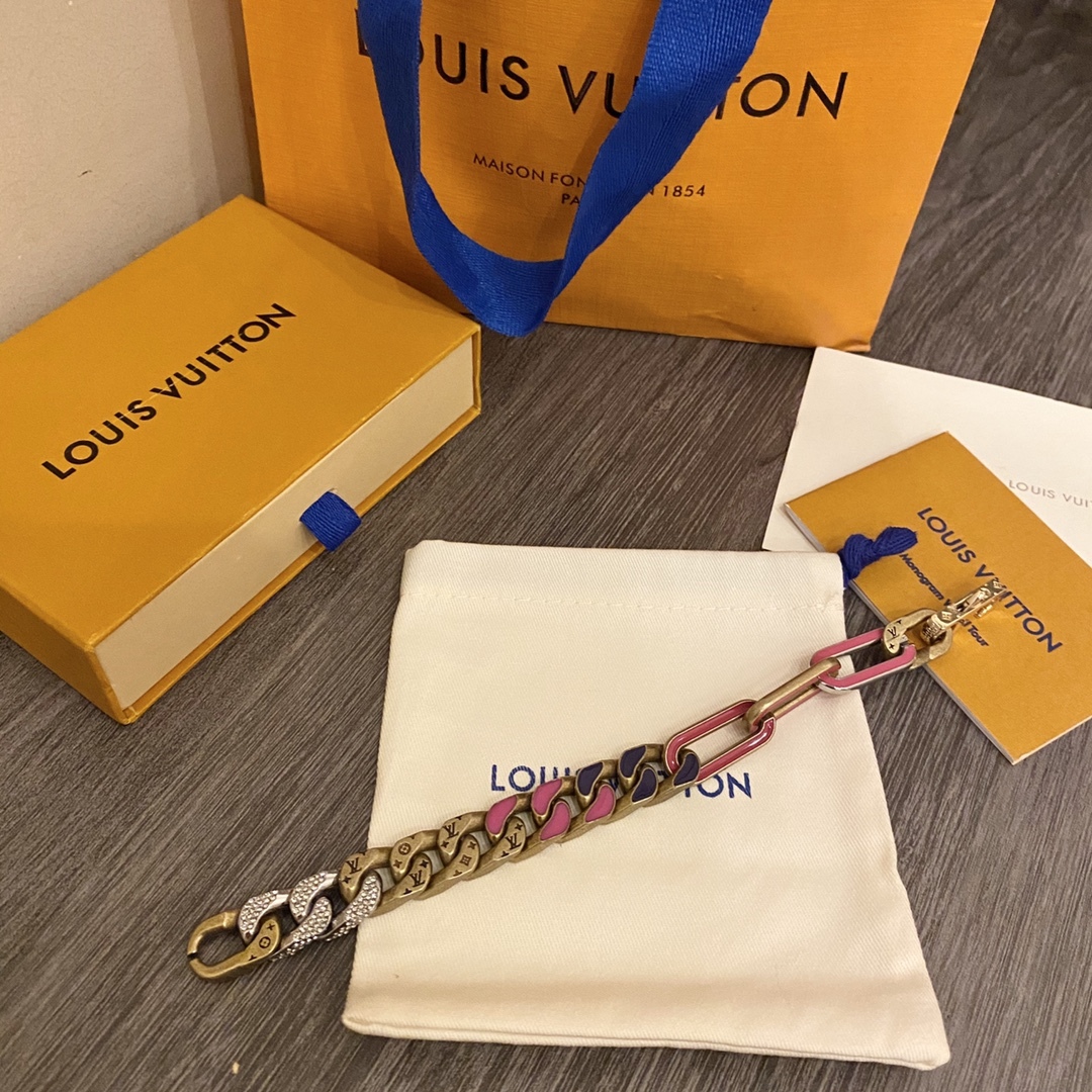 LOUIS VUITTON（ルイヴィトン）チェーンブレスレット