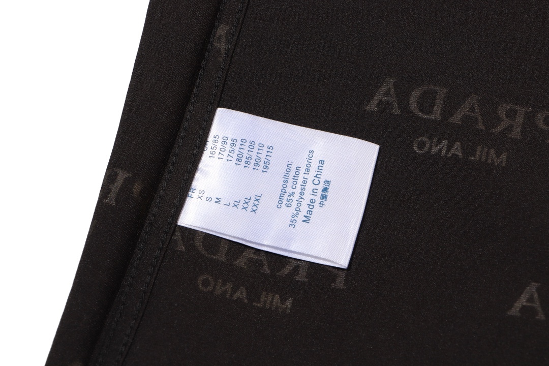 【PRADA 公式旗艦店】プラダ シャツ ご好評に付き再入荷 240803