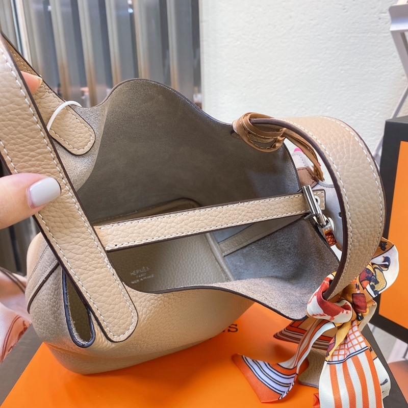 Hermes エルメス ☆ 2021年最新なクラシックな Picotin 20 手提げ袋