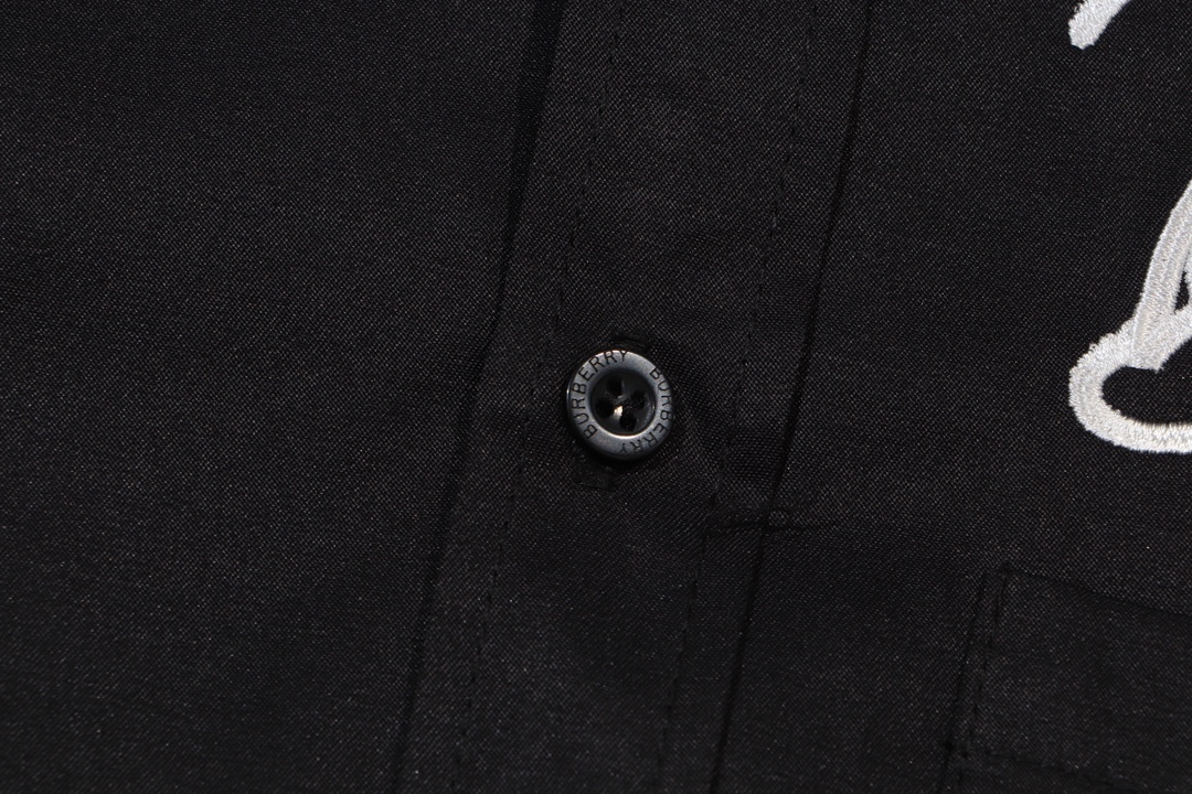 【BURBERRY 公式旗艦店】バーバリー シャツ ご好評に付き再入荷 240716