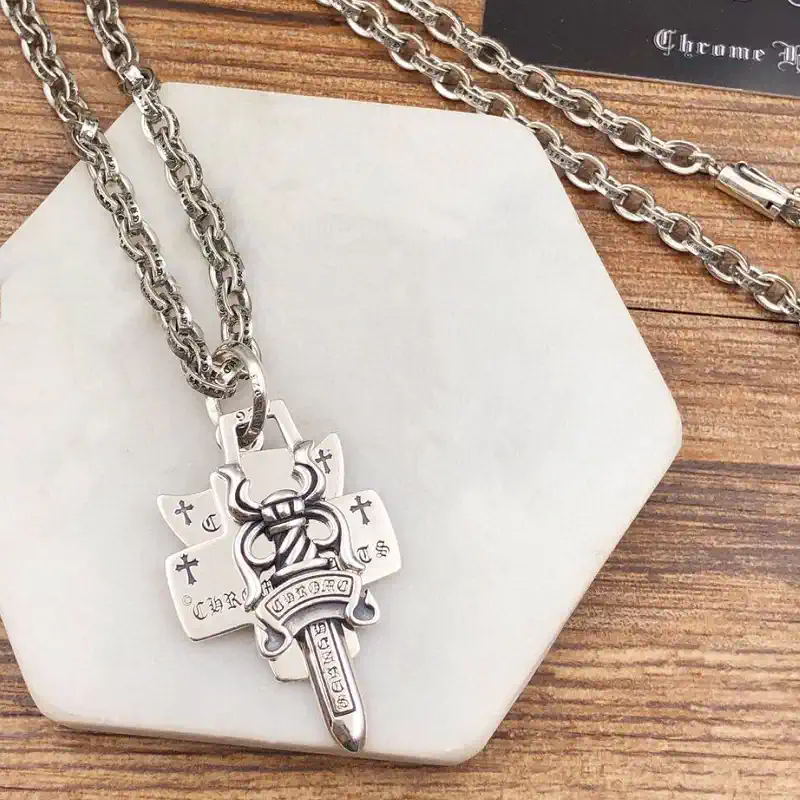 Chrome Hearts（クロムハーツ）3段ソードとホーリーソードサンスクリットペンダントネックレス