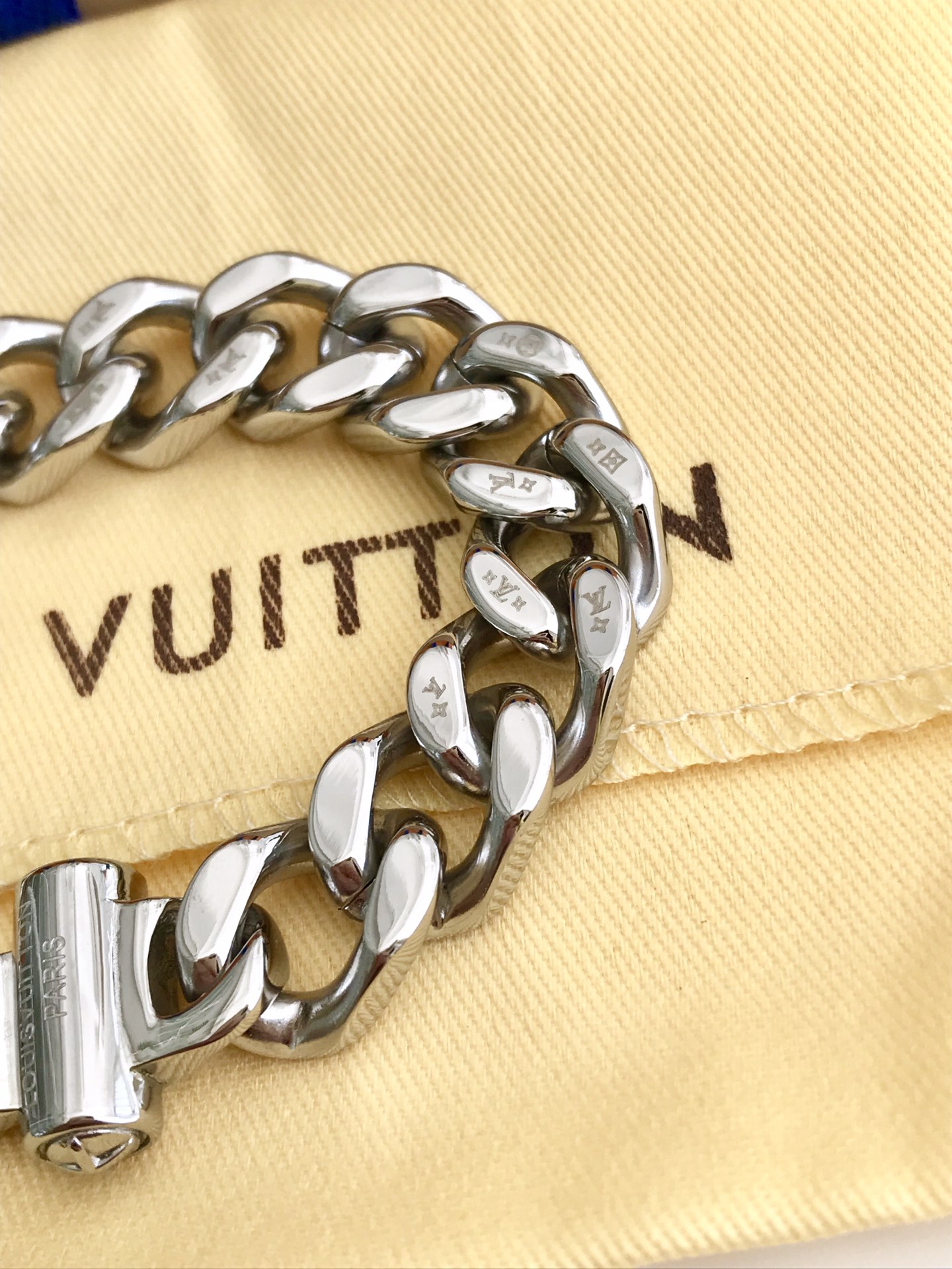 Louis Vuitton（ルイヴィトン） LV ブレスレット