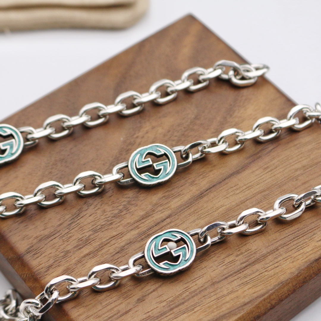 GUCCI エナメル インターロッキングG ネックレス