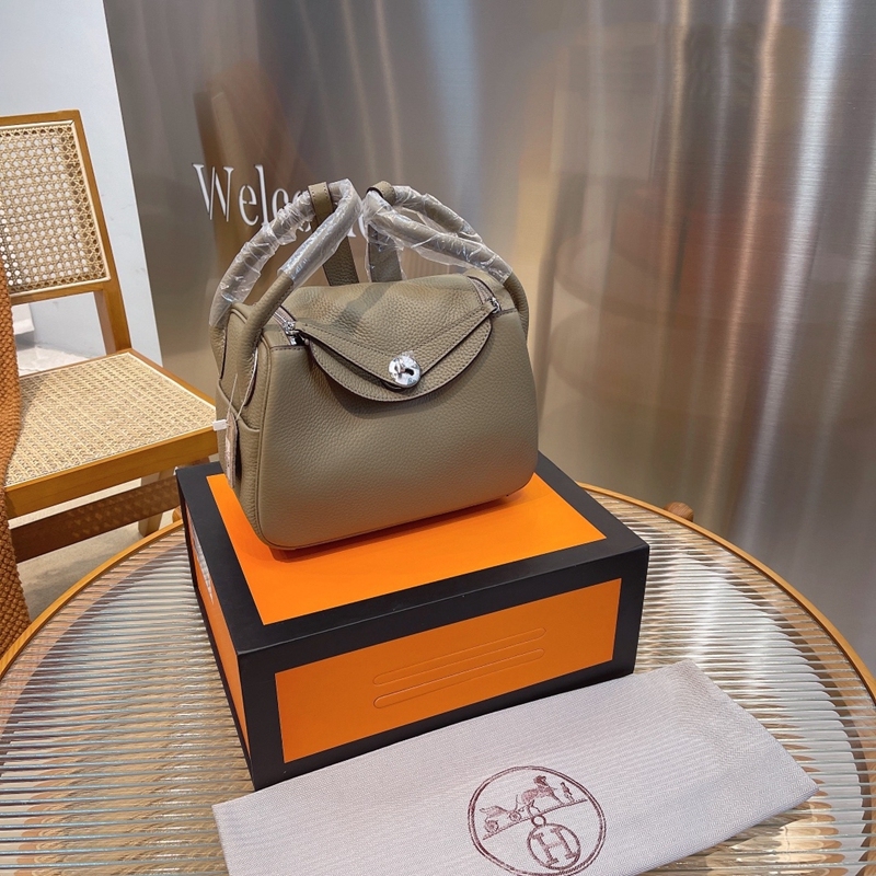 Hermes エルメス ☆ 2021年最新なクラシックな lindy ショルダーバッグ 手提げ袋 肩掛け