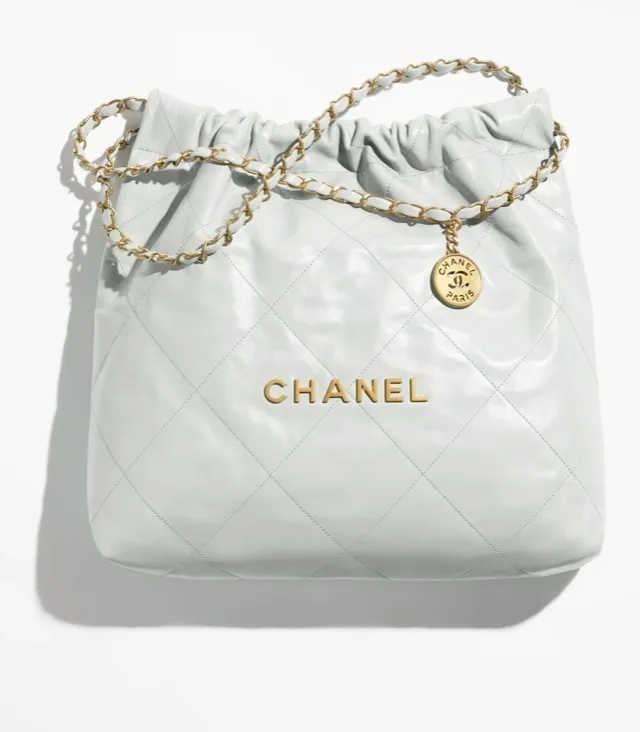 【芸能人多数愛用】人気沸騰CHANEL 22スモールトートバッグ