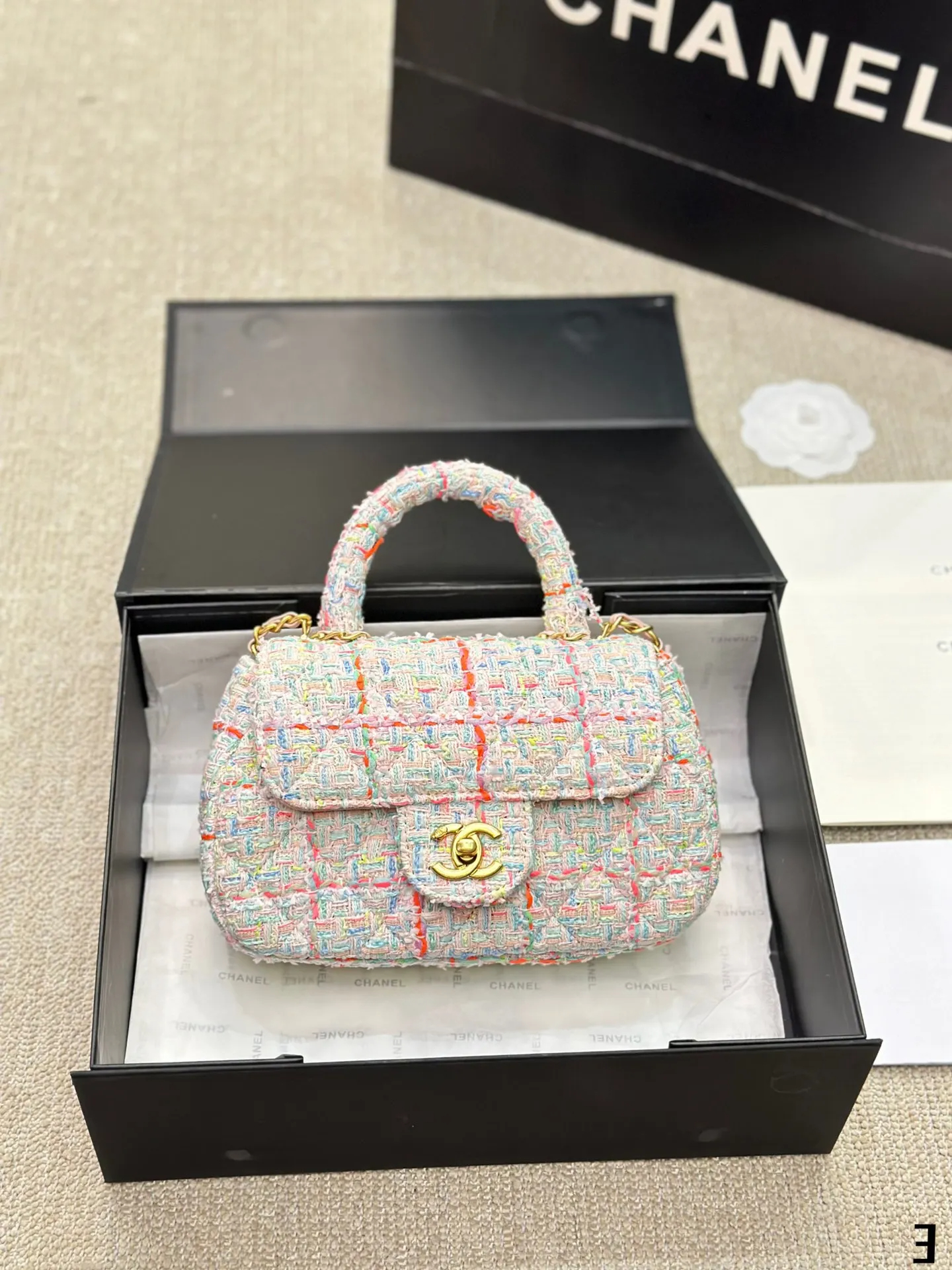 CHANEL トップハンドルフラップバッグ