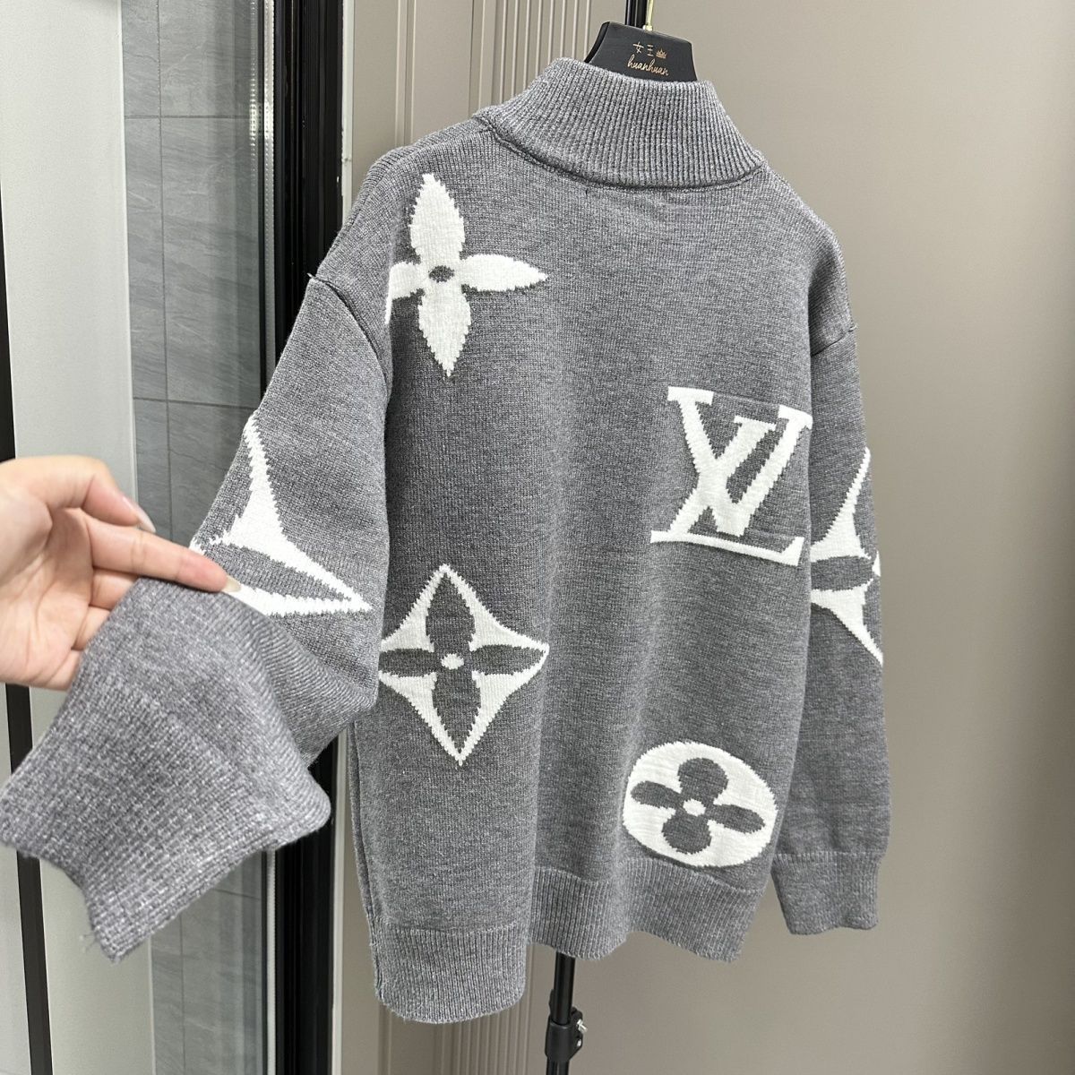 【LOUIS VUITTON旗艦店】ルイヴィトン セーター 男女兼用 ご好評に付き再入荷！