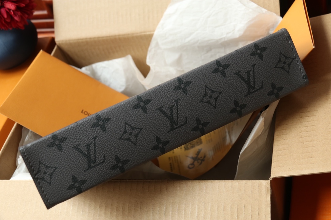 LOUIS VUITTON（ルイヴィトン）POCHETTE VOYAGE クラッチバッグ M69535