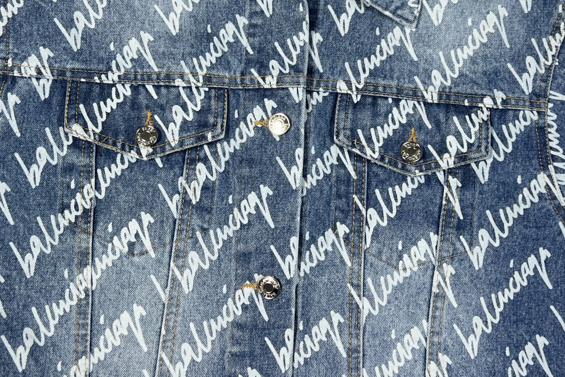 【BALENCIAGA公式旗艦店】バレンシアガ デニムジャケット ご好評に付き再入荷！