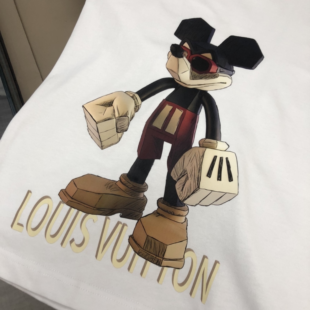 【LOUIS VUITTON】ルイヴィトン 半袖Tシャツ 男女兼用、ご好評に付き再入荷！
