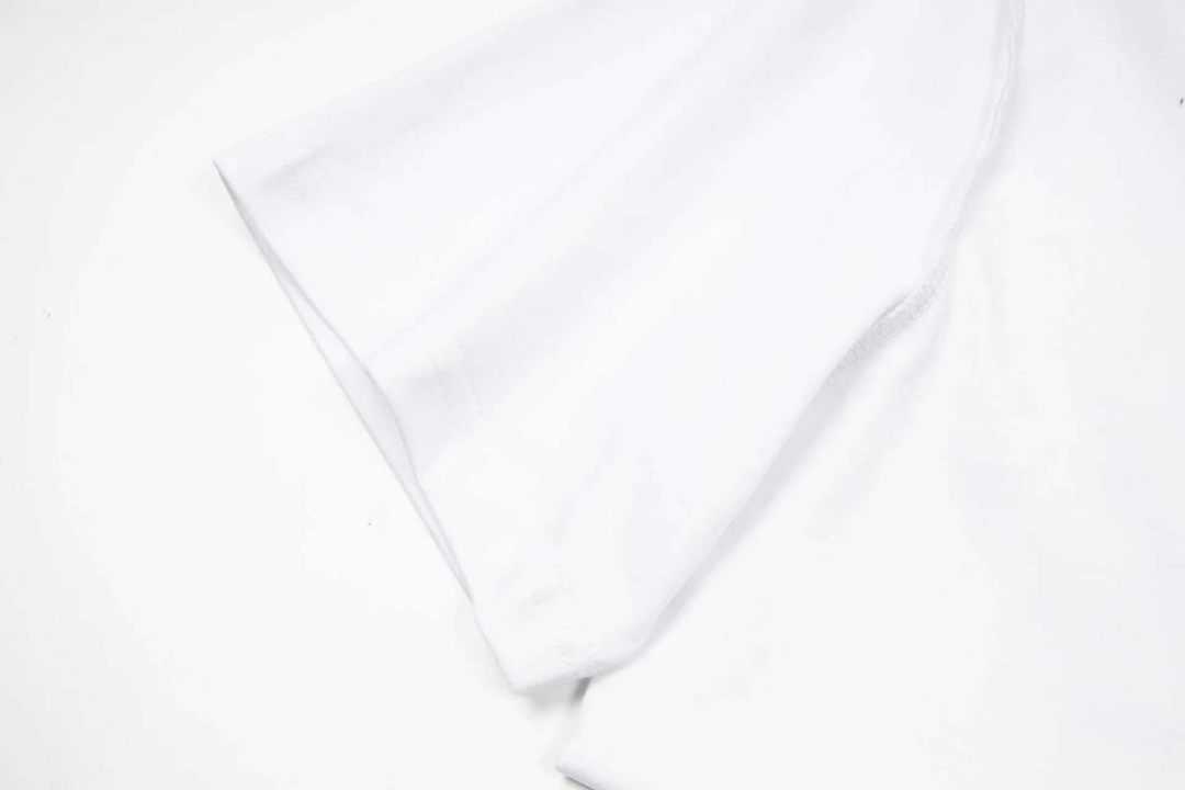 【LOUIS VUITTON】ルイヴィトン 半袖Tシャツ 男女兼用、ご好評に付き再入荷！